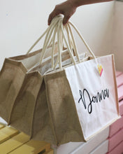 Afbeelding in Gallery-weergave laden, Embroidered Linen Tote - Travellers Hat Boutique