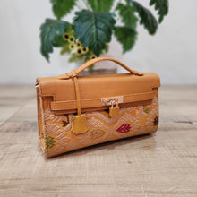 Load image into Gallery viewer, Inabel Clutch - Travellers Hat Boutique