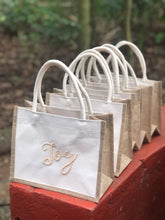 Afbeelding in Gallery-weergave laden, Embroidered Linen Tote - Travellers Hat Boutique