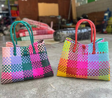 Cargar imagen en el visor de la galería, Colorful Classic Bayong Bag