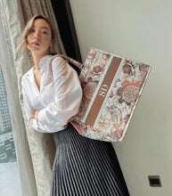 Load image into Gallery viewer, Alicia Tote Bag Seamless Embroidery - Travellers Hat Boutique