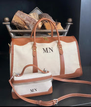 Cargar imagen en el visor de la galería, Personalized Duffle Leather Bag