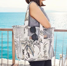 Cargar imagen en el visor de la galería, Floral PVC Tote