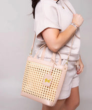 Cargar imagen en el visor de la galería, Handmade Cane Handbag