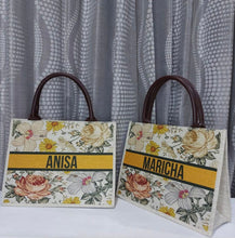 Load image into Gallery viewer, Evelyn Canvas Bag - Travellers Hat Boutique