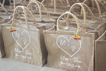 Afbeelding in Gallery-weergave laden, Handle Tote Bag - Travellers Hat Boutique
