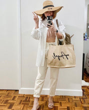 Afbeelding in Gallery-weergave laden, Handle Tote Bag - Travellers Hat Boutique
