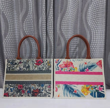 Load image into Gallery viewer, Evelyn Canvas Bag - Travellers Hat Boutique