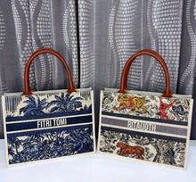 Load image into Gallery viewer, Evelyn Canvas Bag - Travellers Hat Boutique
