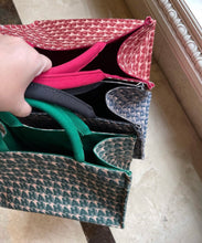 Load image into Gallery viewer, Picnic Pattern Tote - Travellers Hat Boutique