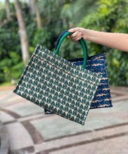 Load image into Gallery viewer, Picnic Pattern Tote - Travellers Hat Boutique