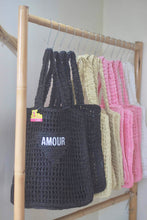 Cargar imagen en el visor de la galería, Handmade Raffia Tote - Travellers Hat Boutique