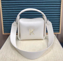 Load image into Gallery viewer, Soft Retro Handbag - Travellers Hat Boutique