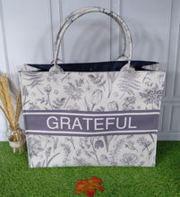 Load image into Gallery viewer, 24pcs Customizable Daily Tote Souvenirs - Travellers Hat Boutique
