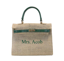 Afbeelding in Gallery-weergave laden, Jute bag with croco leather handle tote bag from Travellers Hat Boutique with personalized Mrs. Acob print