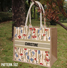 Afbeelding in Gallery-weergave laden, Burlap Book Tote - Travellers Hat Boutique