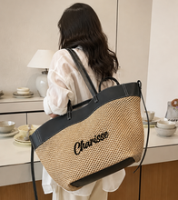 Lade das Bild in den Galerie-Viewer, Embroidered Carryall Tote
