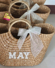 Lataa kuva Galleria-katseluun, Personalized Woven Basket
