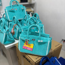 Lade das Bild in den Galerie-Viewer, Terry Bag In Tiffany Color
