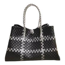 Carregar imagem no visualizador da galeria, Classic Bayong Bag
