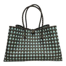 Carregar imagem no visualizador da galeria, Classic Bayong Bag

