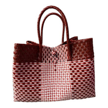 Carregar imagem no visualizador da galeria, Classic Bayong Bag
