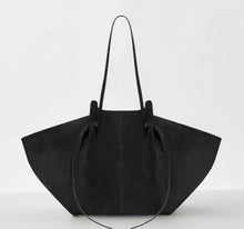 Afbeelding in Gallery-weergave laden, Velvet Tote Bag
