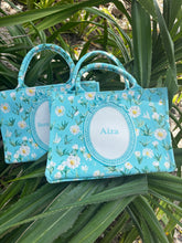 Carregar imagem no visualizador da galeria, Custom Stripe Canvas Tote Bag
