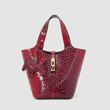 Carregar imagem no visualizador da galeria, Red crocodile-embossed handbag 
