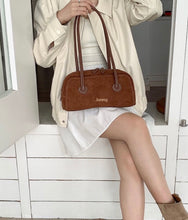Carica l&#39;immagine nel visualizzatore di Gallery, Suede Underarm Bag
