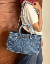 Загрузить изображение в средство просмотра галереи, Distressed Jean Bag
