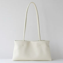 Lade das Bild in den Galerie-Viewer, Sheepskin Leather Underarm Bag
