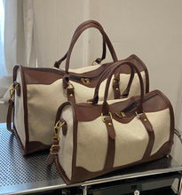 Carica l&#39;immagine nel visualizzatore di Gallery, Personalized Duffle Leather Bag
