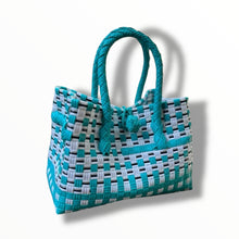 Lade das Bild in den Galerie-Viewer, Petite Bucket Bayong Bag
