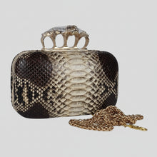 Lade das Bild in den Galerie-Viewer, Python Skull Clutch
