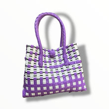 Lade das Bild in den Galerie-Viewer, Petite Bucket Bayong Bag
