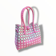 Lade das Bild in den Galerie-Viewer, Petite Bucket Bayong Bag
