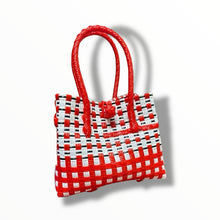 Lade das Bild in den Galerie-Viewer, Petite Bucket Bayong Bag
