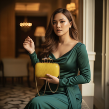 Lade das Bild in den Galerie-Viewer, Evening Python Clutch
