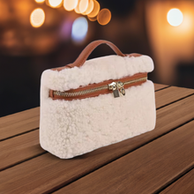 Lade das Bild in den Galerie-Viewer, 20cm Loro Winter Bag
