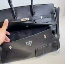 Charger l&#39;image dans la galerie, Black leather men&#39;s multipocket travel bag tote with multiple compartments by Travellers Hat Boutique
