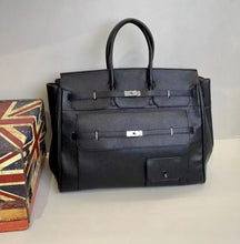 Charger l&#39;image dans la galerie, Travellers Hat Boutique black men&#39;s multipocket travel bag tote with multiple compartments and sturdy handles
