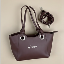 Afbeelding in Gallery-weergave laden, Personalized Vegan Leather Handbag
