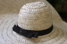 Lataa kuva Galleria-katseluun, Giant Hat - WHOLESALE - Travellers Hat Boutique
