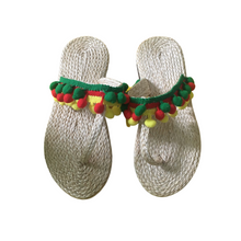 Charger l&#39;image dans la galerie, Abaca Pompom Slippers - Travellers Hat Boutique
