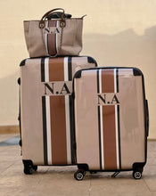 Lataa kuva Galleria-katseluun, Custom Monogram Luggage - Travellers Hat Boutique
