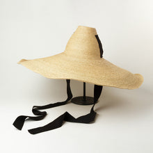 Cargar imagen en el visor de la galería, Mexican Raffia Hat - Travellers Hat Boutique
