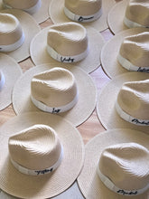 Загрузить изображение в средство просмотра галереи, Panama Straw Hat - Travellers Hat Boutique
