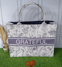 Load image into Gallery viewer, 24pcs Customizable Daily Tote Souvenirs - Travellers Hat Boutique
