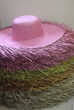 Lade das Bild in den Galerie-Viewer, Stack of colorful fringe sun hats for women with wide brims in pink green brown and beige
